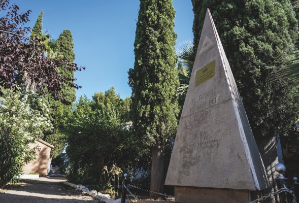 Del mito a la realidad: el cementerio civil de Buñol y la logia Los Once Hermanos