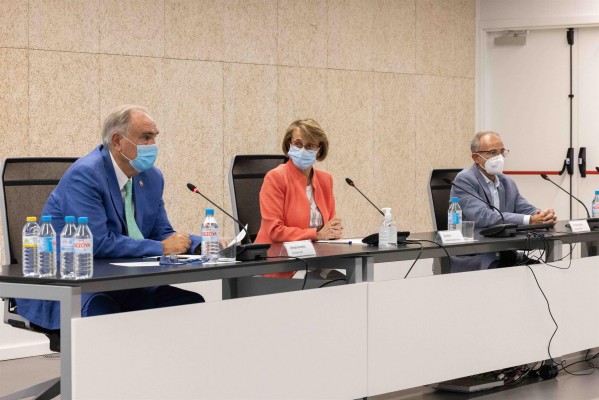 Alcón reivindica la unión de ciencia, empresa y administración ante el reto de la descarbonización
