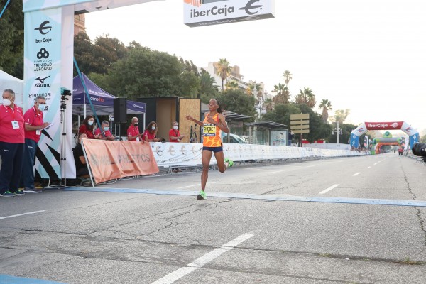 Cuarta mejor marca mundial de todos los tiempos en mujeres y récords nacionales en el 10K Valencia Ibercaja

