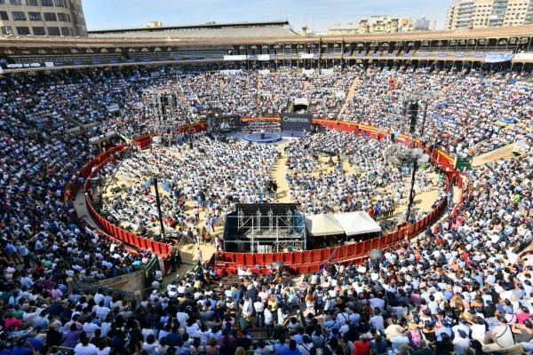 Casado, en una llena Plaza de Toros: 