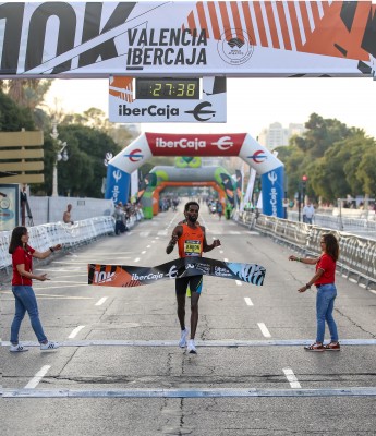 Miles de corredores disfrutan de una nueva y especial edición del 10K Valencia Ibercaja

