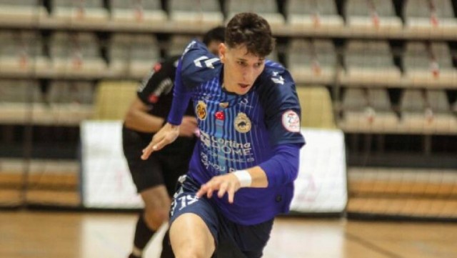El Bisontes Castellón pierde su condición de invicto con una goleada en la pista del líder (7-2)