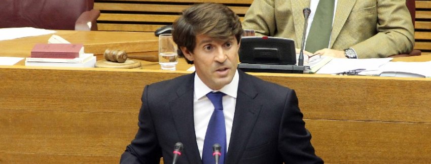 El PP denuncia otro 'decretazo' para imponer el valenciano en los documentos oficiales