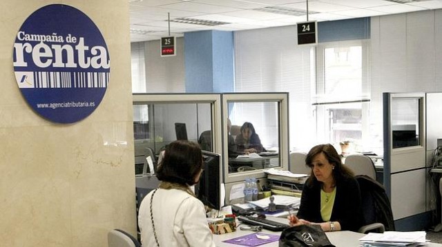 Los contribuyentes de que pueden ahorrarse hasta 5.168 euros en la Renta de 2015