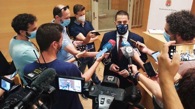 Vox certifica su 'reconciliación' con el bipartito de Alicante y abre la puerta a pactar el presupuesto