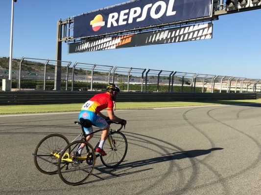 El Circuit Ricardo Tormo celebra el Gran Premio de Valencia de ciclismo adaptado