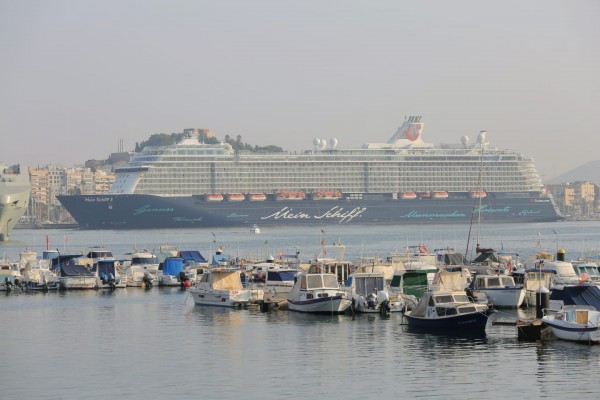 Cartagena vive su particular 'agosto' este mes con la llegada de casi 30.000 turistas