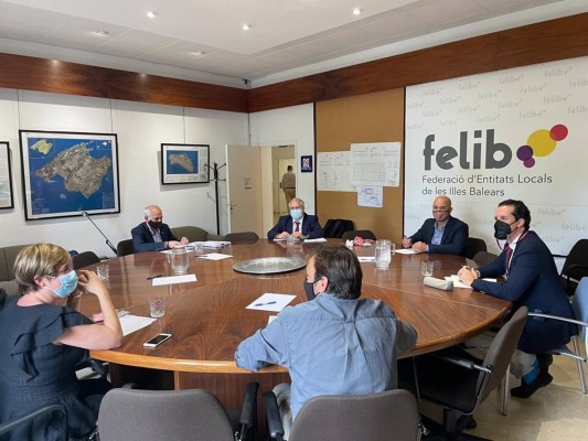 Municipios baleares y valencianos reivindican el desarrollo del modelo de financiación local
