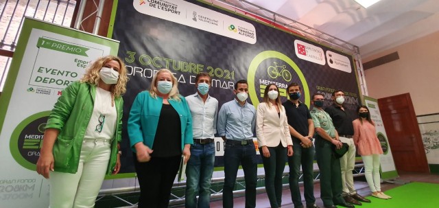 La Mediterranean Epic reúne en Oropesa a 2.500 ciclistas con Perico Delgado como embajador
