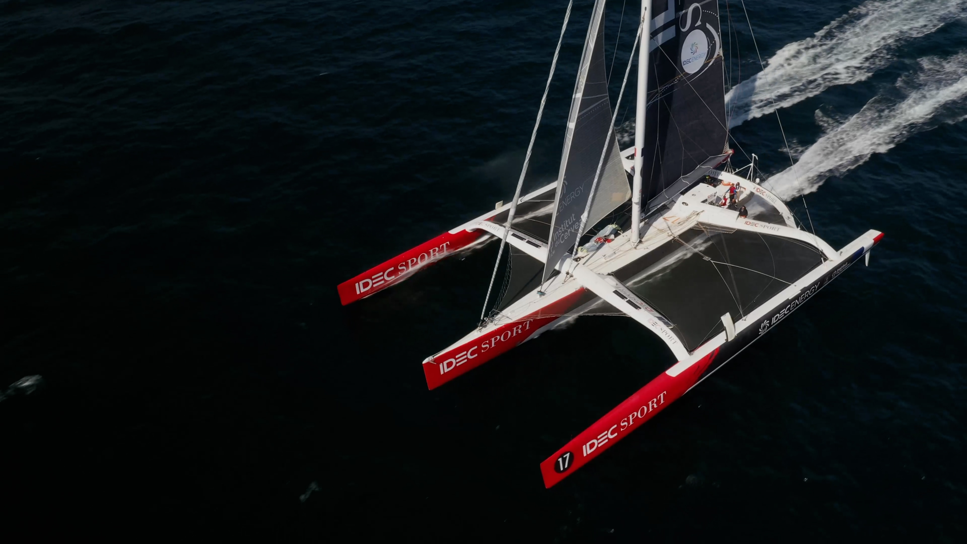 La Bitácora del Role: A bordo del IDEC, el velero más rápido de la historia