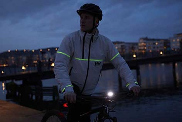 Helly Hansen: Lumines Jacket, la chaqueta con luz propia