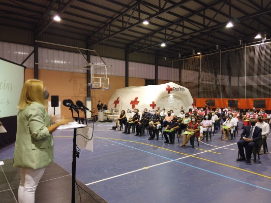 Petrer homenajea a más de un centenar de profesionales en el cierre de su vacunódromo