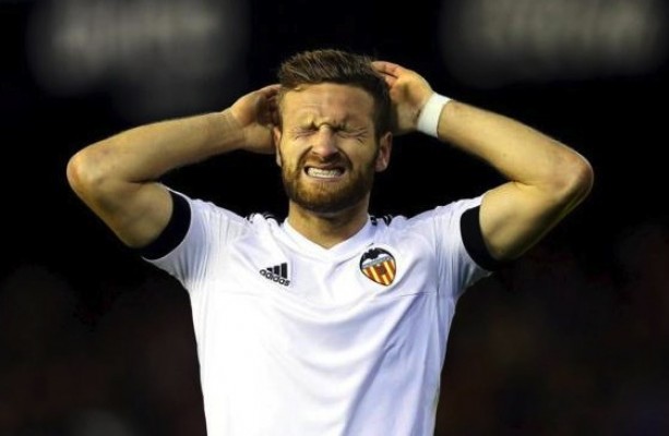 El golpe más duro a Mustafi tras sus días más complicados