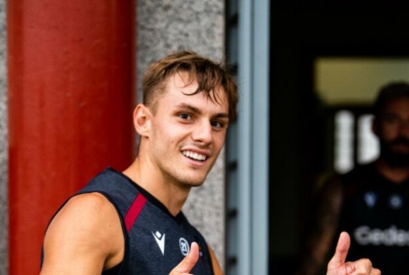 Dani Gómez sigue al margen por un proceso febril
