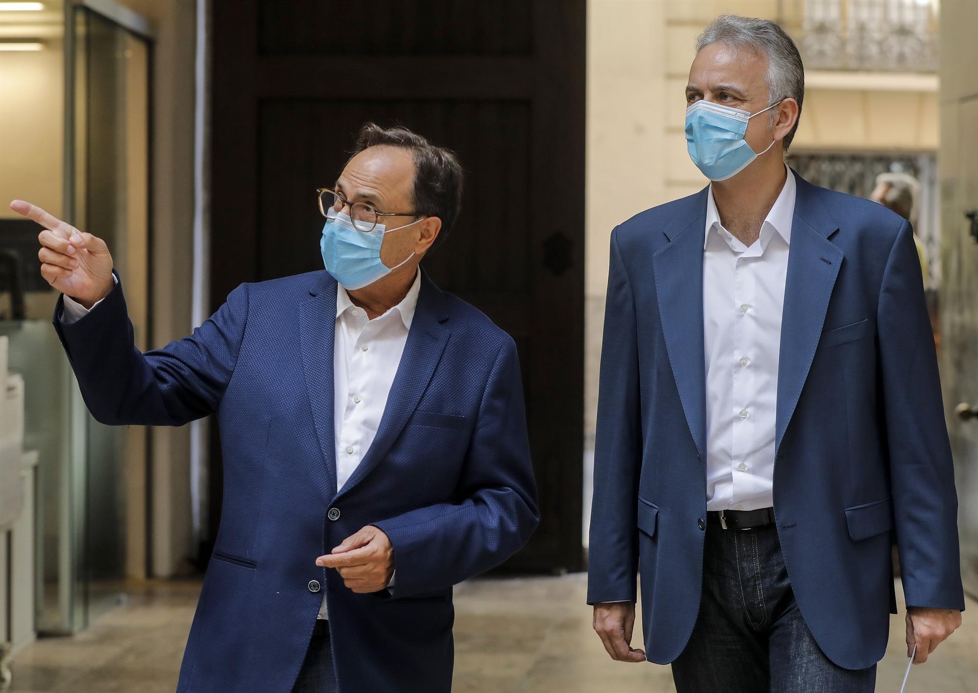 Vicent Soler y Héctor Illueca. Foto: ROBER SOLSONA/EP - 