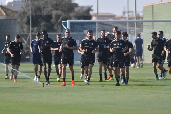 Prior, Vázquez y David Simón, inéditos en un Efesé en el que Marc, Andújar y Alcalá lo juegan todo