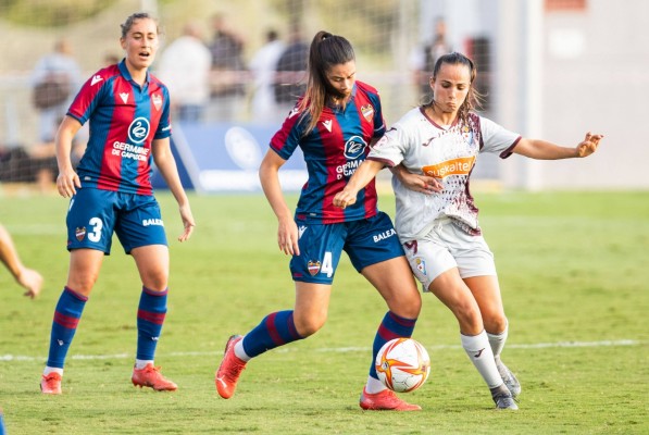 El Levante resuelve en cinco minutos tras el descanso
