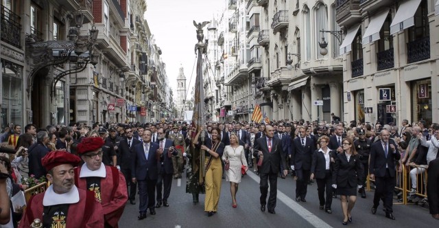 La Procesión Cívica del 9 d'Octubre cambia su recorrido por las obras de La Reina
