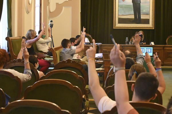 El Acord de Fadrell critica el veto de Vox y Cs a una declaración contra el tráfico de mujeres en la prostitución