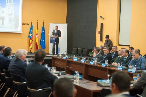 La zona franca se comercializará con ubicación 'abierta' para adaptarse a los inversores