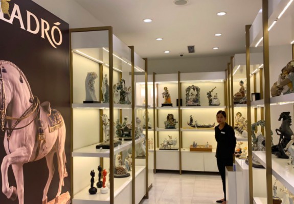 Lladró sigue su expansión por Asia con nuevas aperturas en Nepal y Shanghái