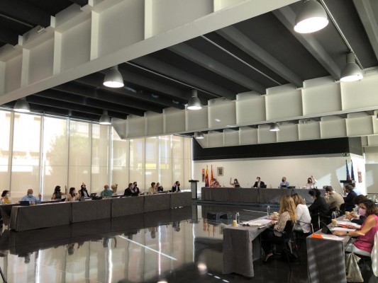 Pleno en Elche trufado de contradicciones impositivas y argumentos ventajistas, lejos de la distensión