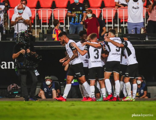 El Valencia vive de su ataque mientras ajusta su defensa