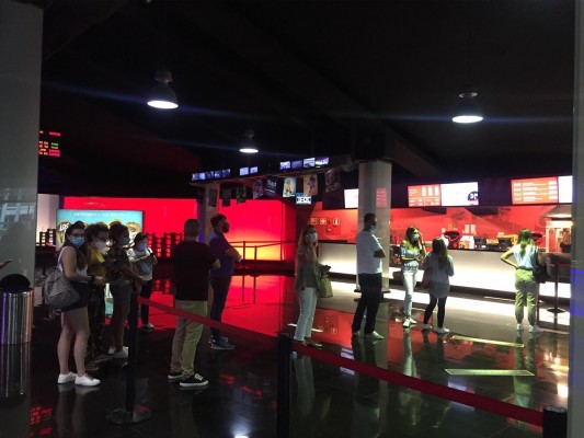 Los cines de la Región confían en los grandes estrenos para devolver el público a las salas