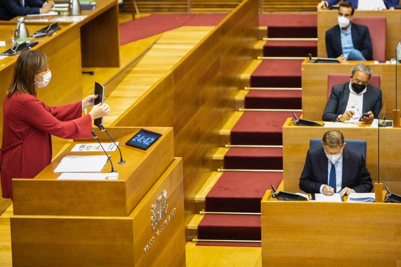 María José Catalá, en la tribuna este lunes. Foto: EVA MÁÑEZ - 