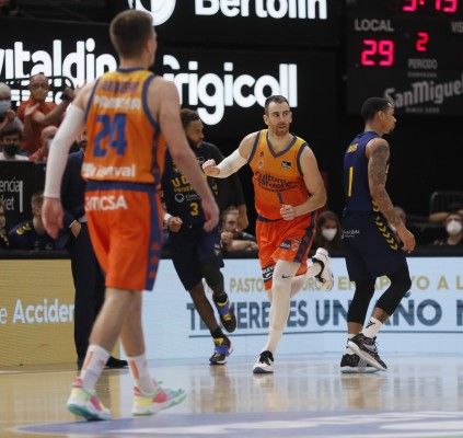 Claver selló su mejor anotación y valoración en un partido de la ACB