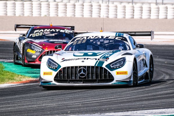 Doblete del Mercedes de Stolz y Engel en el GT World Challenge de Valencia