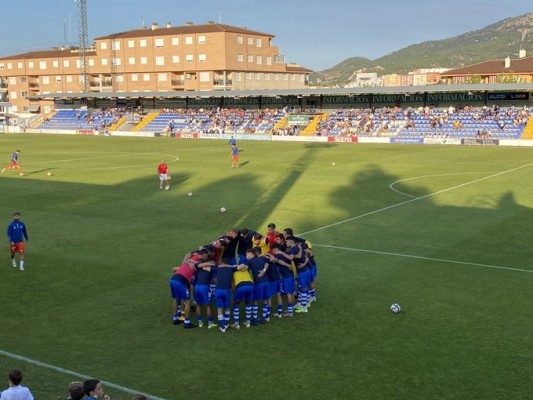 El Alcoyano ya piensa en jugar como local tras encajar la primera derrota en Liga
