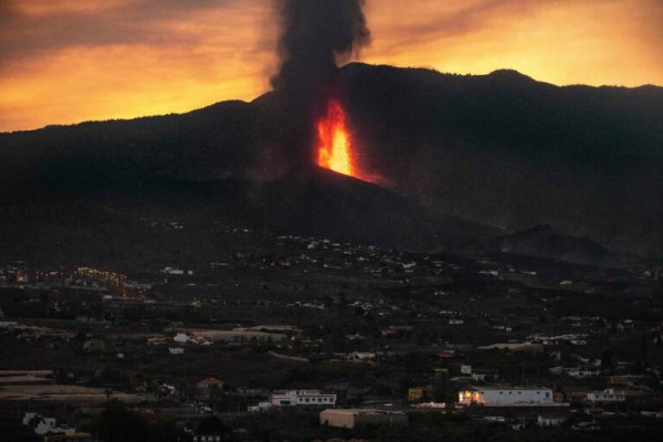 Elche abrirá una cuenta con 10.000 euros para ayudas por la erupción del volcán de La Palma