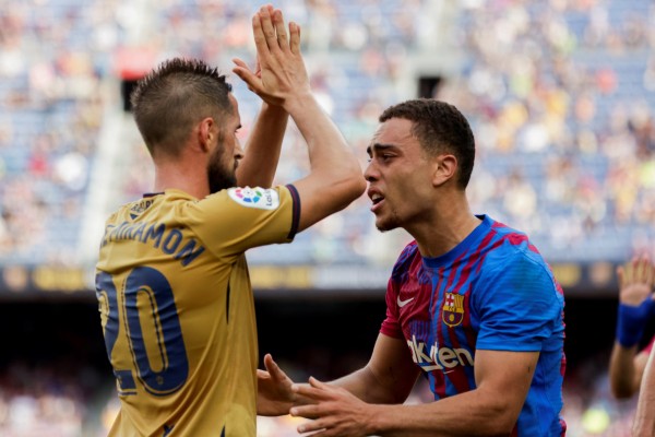 El Levante mantiene su letargo en el Camp Nou