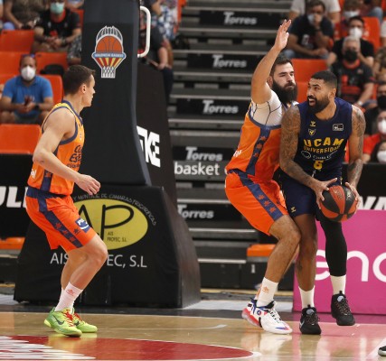 Valencia Basket se escurre ante UCAM Murcia
