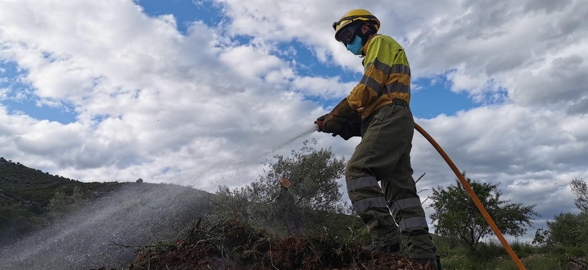 Los bomberos forestales entrarán en huelga indefinida ante su 