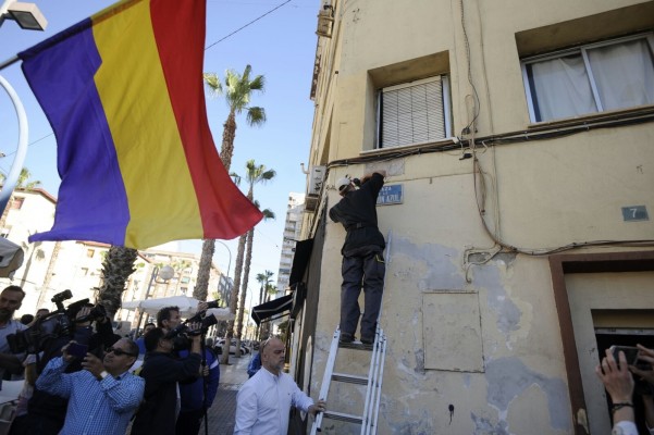 La 'Plaça de la Igualtat' de Alicante vuelve a ser de la División Azul por orden judicial