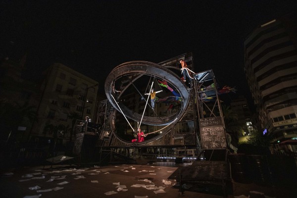 El MUT! tanca amb un espectacle utòpic on l'oxigen escasseja i la tecnologia pren el món