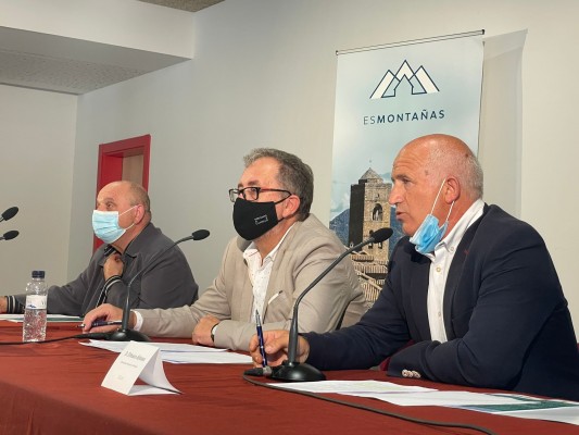 Martí presenta el proyecto para la transición digital de la provincia en el Congreso Esmontañas