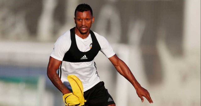 Nani se cae y Voro vuelve a la línea de tres mediapuntas