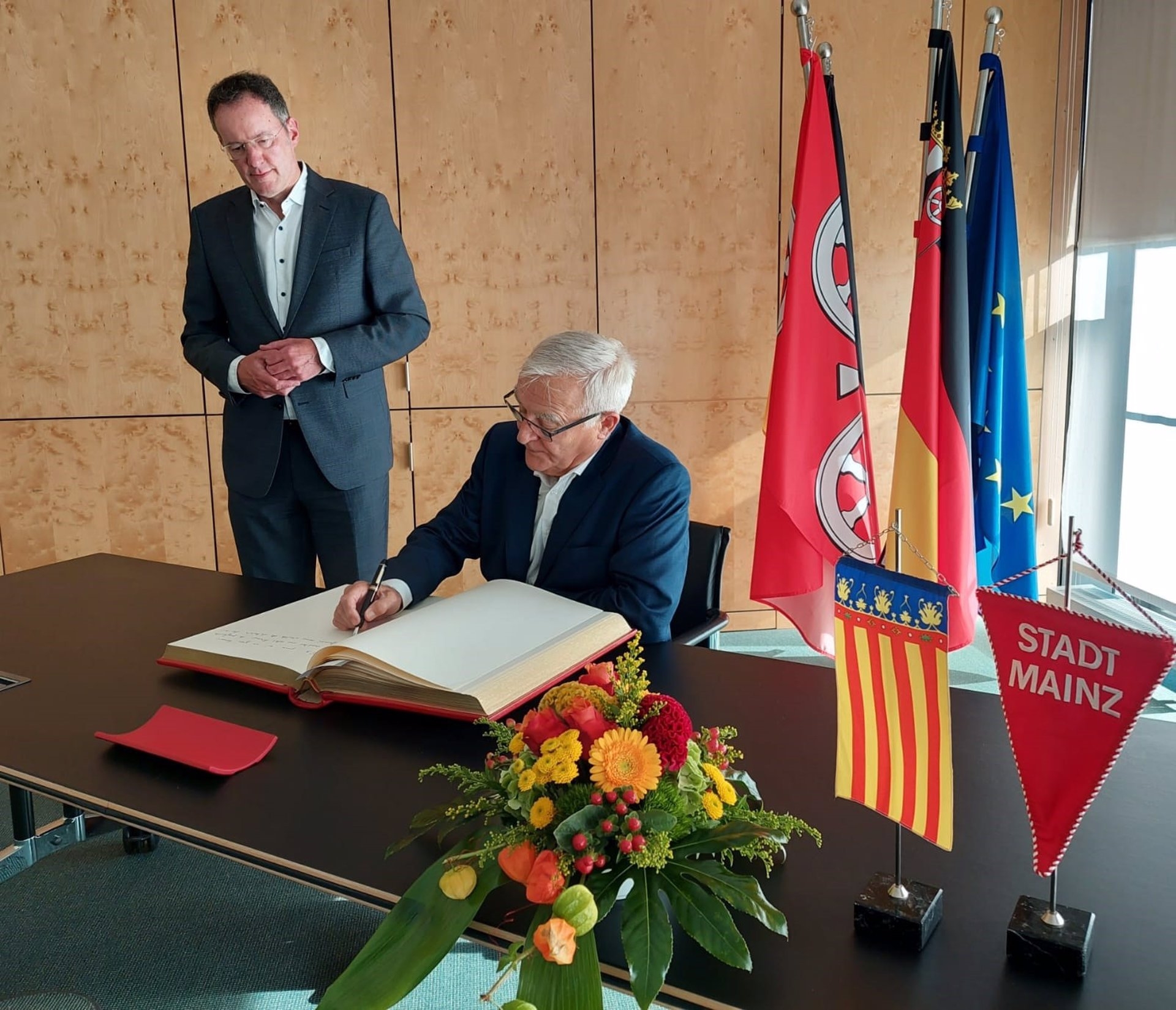 El alcalde de València, Joan Ribó, se reúne en Maguncia con su homólogo en la ciudad alemana, Michael Ebling, - FOTO: AYUNTAMIENTO VALÈNCIA  - 