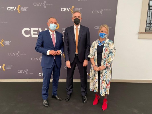 La CEV conecta a empresas y eurodiputados en busca de influencia en la toma de decisiones en Bruselas