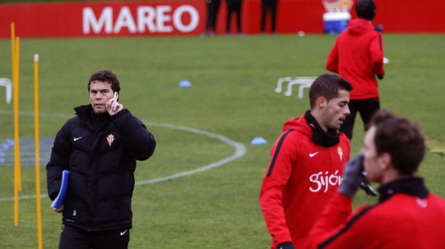 El Sporting viaja a Valencia sin Moi Gómez, Amorebieta y Viguera por lesión