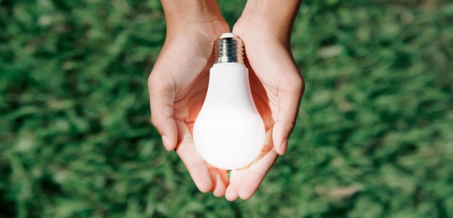 El sector eléctrico registra a julio un déficit de 1.137,4 millones de euros, un 35,7% menos
