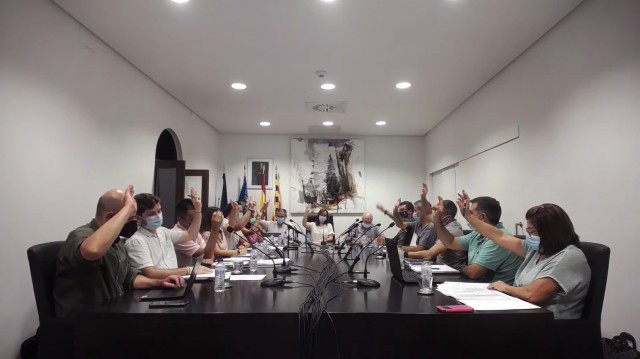 Xixona estudiará climatizar la piscina con el calor que irradia el agua de las empresas