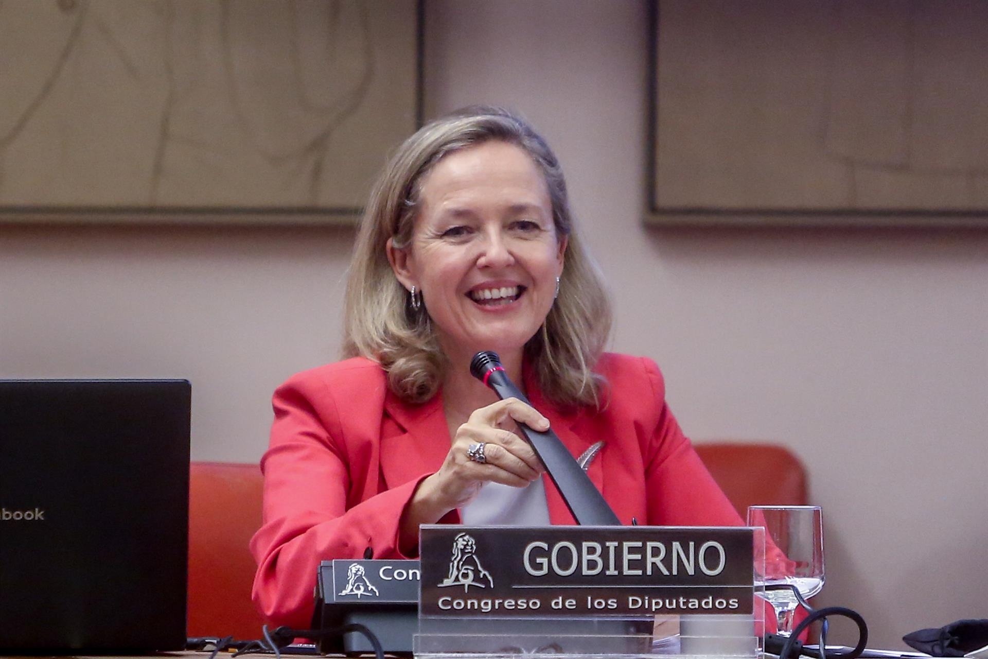 Calviño anuncia una convocatoria de 500 millones para digitalizar pymes antes de que termine el año