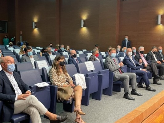 La CEV rechaza la tasa turística y cree que la solución a la financiación debe llegar de Gobierno y oposición