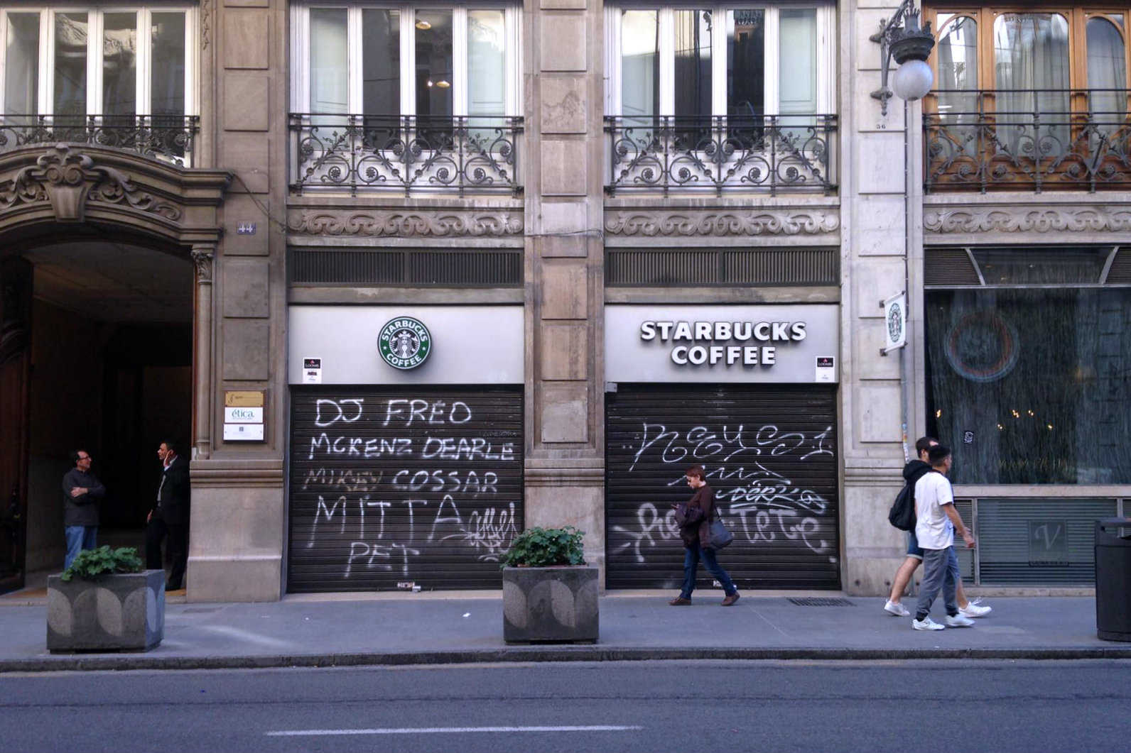 Starbucks cierra en la calle de la Paz de València