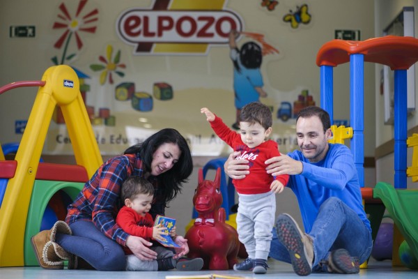 El Pozo Alimentación concede becas de estudio a los hijos de más de 2.300 trabajadores