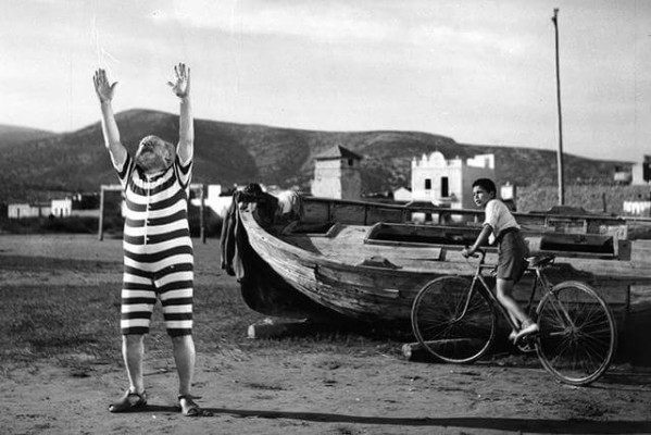 Peñíscola salda su 'deuda' con Berlanga llevando al teatro a 'Calabuch'